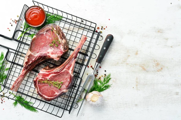 Rohes Rindersteak Auf Dem Grill Steak Auf Knochen Ansicht Von — Stockfoto