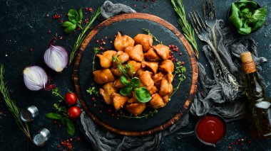 Tütsülenmiş tavuk kuyruğu. Barbekü. Bira için atıştırmalıklar. Üst Manzara. Kırsal biçim.