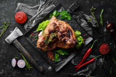 Tütsülenmiş domuz eti, baharat ve ot. Üst Manzara. Metin için boş alan.