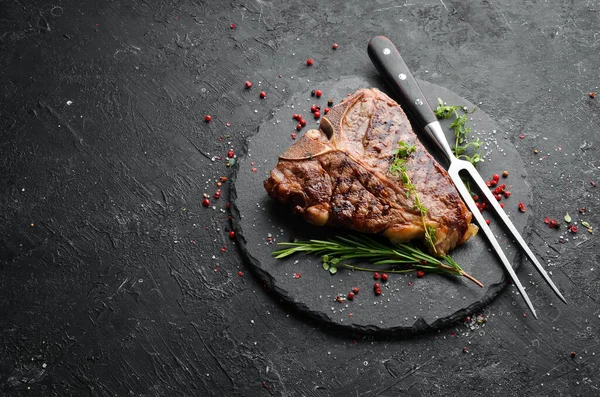 Steak Grillé Juteux Angus Avec Des Épices Des Herbes Sur — Photo