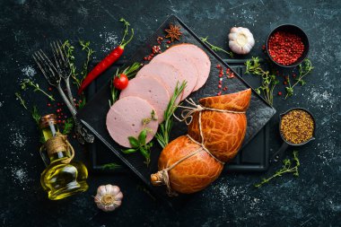 Geleneksel sandviç sosisi. Kahvaltıda. Üst Manzara. Metin için boş alan.