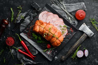 Baharatlı ve otlu domuz eti. Üst Manzara. Metin için boş alan.