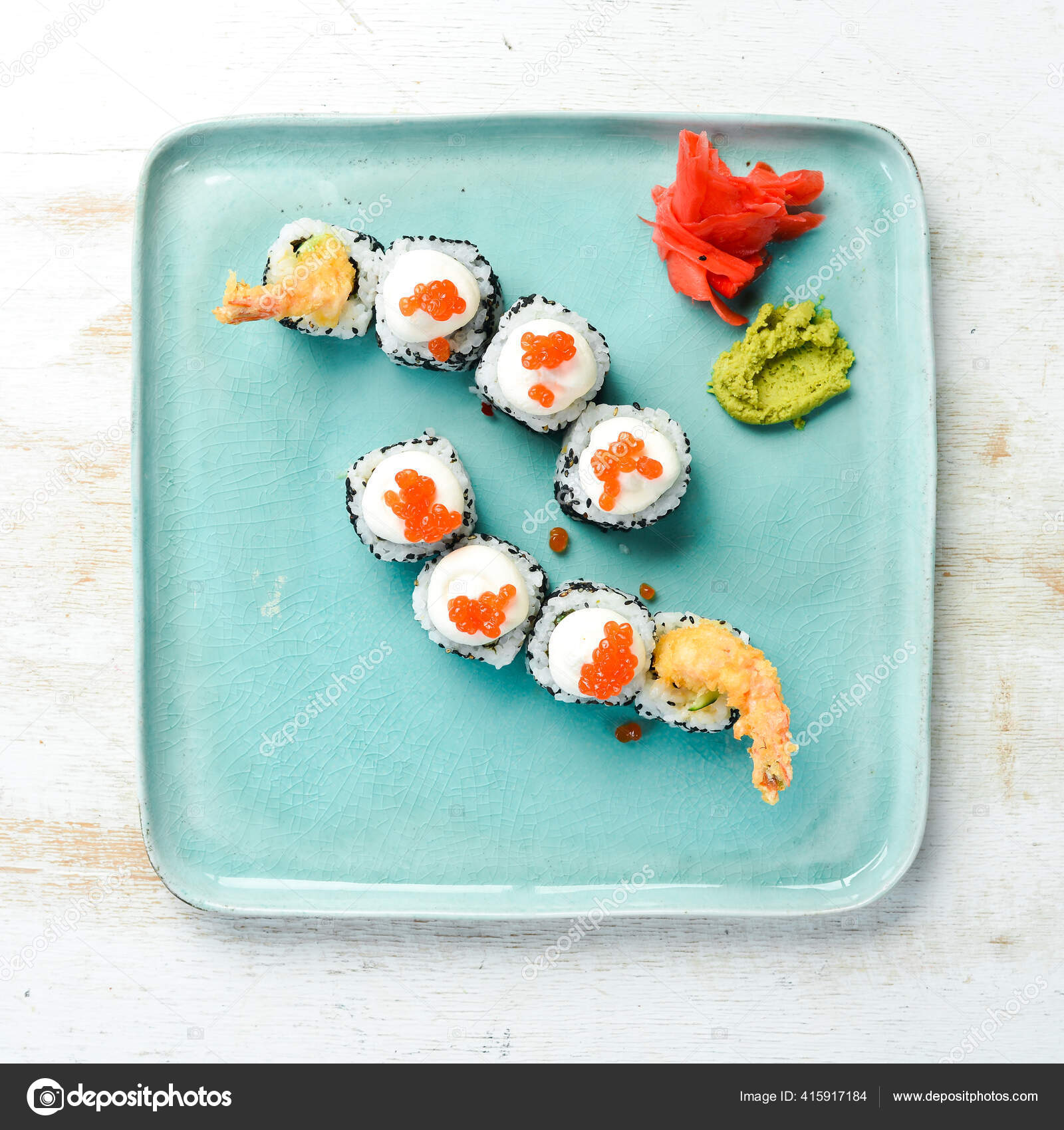 Des Sushis Caviar Aux Crevettes Nourriture Japonaise Vue Dessus Style Image Libre De Droit Par Yarunivphoto C