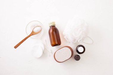 Kozmetik beyaz zemin üzerine evde Spa uygulamaları için. Alan metni kopyalayın 
