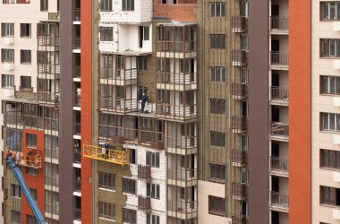 Çok katlı konut binası inşaatı, yükleme eser.