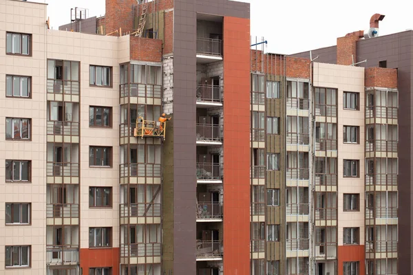 Installatiewerkzaamheden Bouw Van Een Residentieel Gebouw Van Meerdere Verdiepingen — Stockfoto