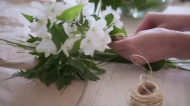 Süs otlar ve Yasemin dalları bir buket arka plan görüntüsü. Alan metnini kopyalama