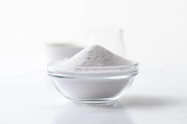 Il barattolo con dolcificante artificiale aspartame E951 è dannoso per la salute . — Foto Stock