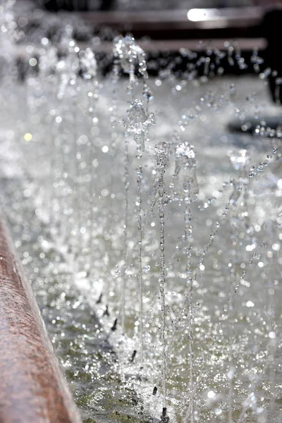 Éclaboussure d'eau dans la fontaine, image abstraite . — Photo