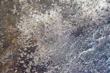 Kalıp ile Gloomy gri duvar 