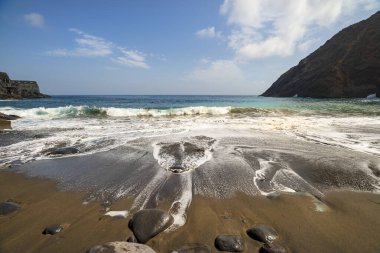 La Gomera Adası, Kanarya Adaları 'ndaki Vallehermoso' da güzel bir sahil. İspanya