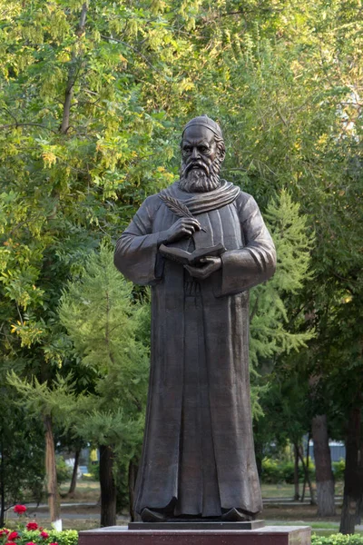 Astrakhan Agosto Primer Monumento Rusia Filósofo Poeta Persa Omar Khayyam — Foto de Stock