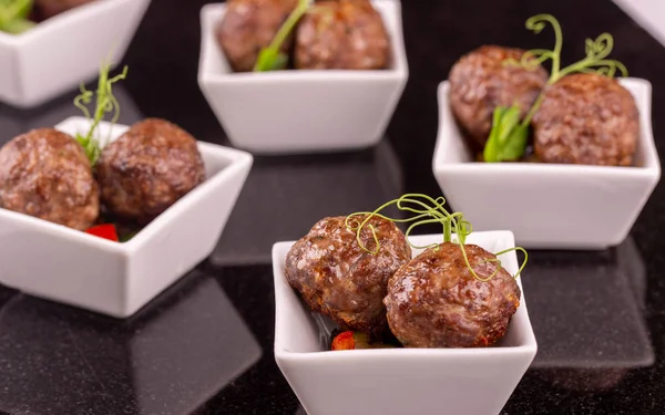 Sebzeli biftek et topları