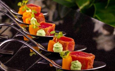 Mus dan Antep fıstığı ile kurutulmuş balık fileto