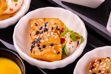 Pisi balığı filetosu küçük ve susam ile