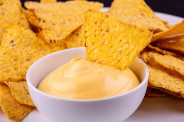 Peynir sos ile çatırtı kazık