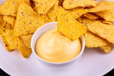 Peynir kazık peynirli sos