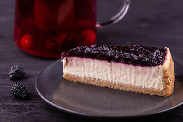 Berry ile blackcurrant cheesecake