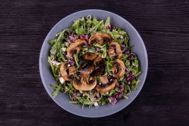 Roka ve petrol salatası