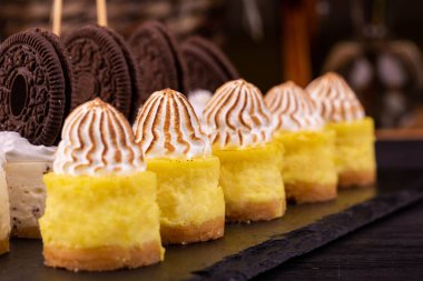 Limonlu cheesecake vanilya köpük ile