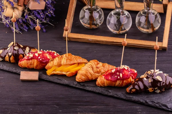 Tatlı kruvasanlar duracaksınız