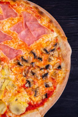 Jambon, mantar sosu ve krem peynir ile