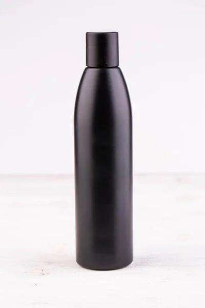 Butelka Nieprzezroczysty Czarny Białym Tle — Zdjęcie stockowe