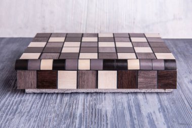 Açısal taşta kahverengi renk banyo için