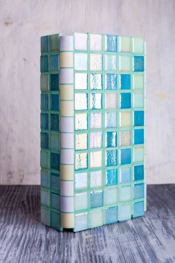 Bir taşı döktü elemanları ile dalga deniz rengi