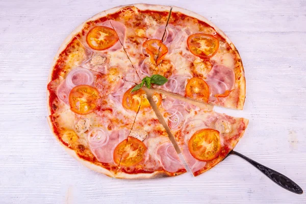 Taglio Pizza Pomodori Kusochky — Foto Stock