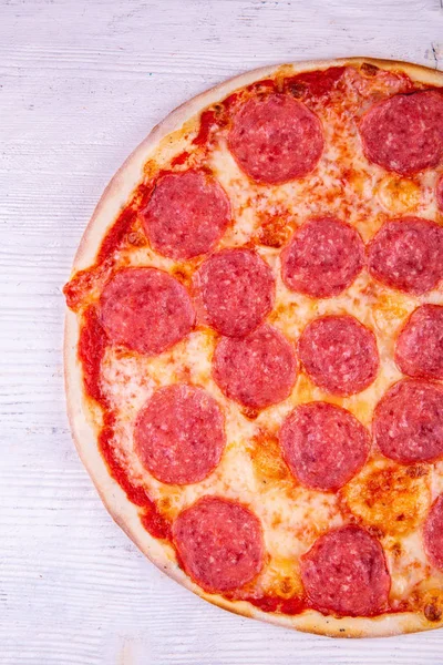 Pizza Salchicha Con Queso Motsarrel Orégano — Foto de Stock
