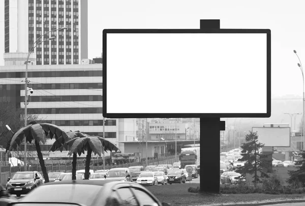Leere Horizontale Plakatwand Vor Städtischem Hintergrund Außenwerbung Attrappe — Stockfoto