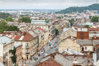 Sokak Gorodotska tarihinde St Elizabeth Kilisesi, kuleden görüntüleyin. Lviv, Ukrayna, 23 Ağustos 2016