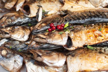 Somun ve limon yakın çekim ile ızgara balık