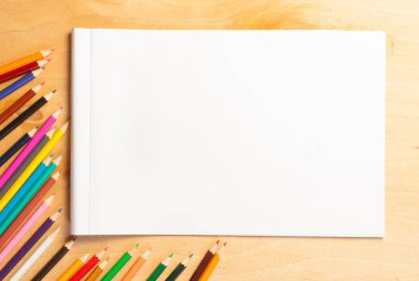 Sketchbook veya ahşap zemin üzerine çizmek için albüm boş sayfası.