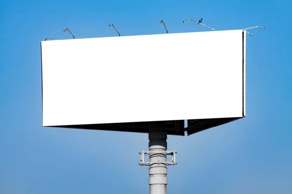 Mavi Gökyüzü Karşı Boş Yatay Billboard Mock Için Arka Plan — Stok fotoğraf
