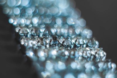 Bulanık Mücevherat duvar kağıdı. Bilezik yakın çekim parçası