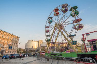 Dönme dolap Kiev, Ukrayna Sofia'nın meydanında. 21 Nisan 2018