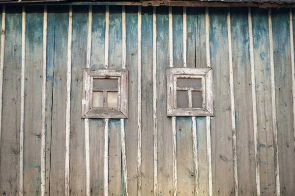 Kleine Holzfensterrahmen Vogelhaus — Stockfoto
