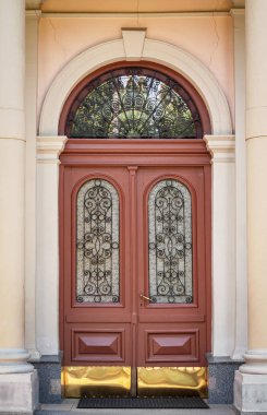 Eski Avrupa Bina kapısı. Dış tasarım öğesi eski Lvov. Dünya mimari miras örneği.