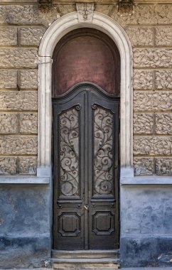 Eski Avrupa Bina kapısı. Dış tasarım öğesi eski Lvov. Dünya mimari miras örneği.