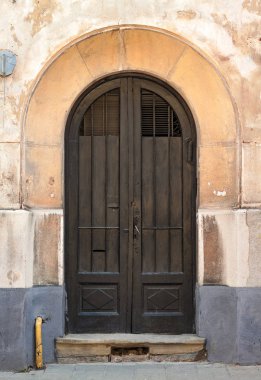 Eski Avrupa Bina kapısı. Dış tasarım öğesi eski Lvov. Dünya mimari miras örneği.