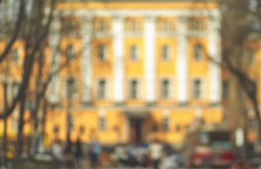 Bahar bulanık şehir. Ufuk cityscape arka plan. Bulanık mimari arka plan