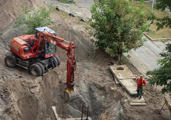 Kyiv Ukraine September 2018 Excavator Digging Pit Repair Water Pipes — Stock Photo, Image