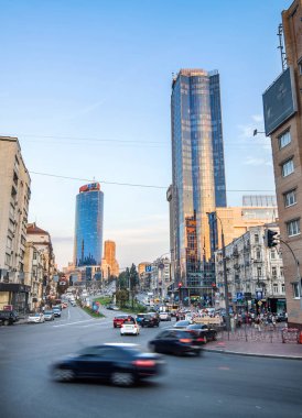 Kiev, Ukrayna, 3 Ağustos, 2018. Baseina Caddesi üzerinde otomobil sürücüsü