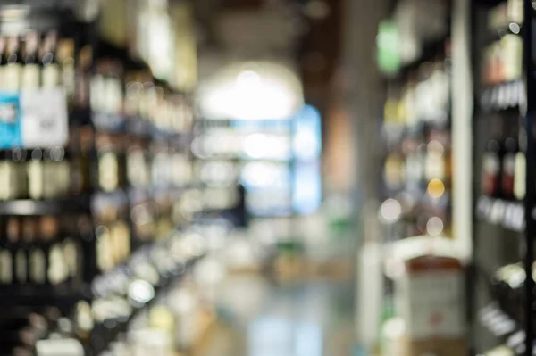 Tienda de licor borroso . —  Fotos de Stock