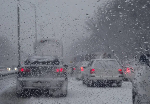 Look Car Heavy Snow Causes Traffic Trouble Frozen Winter Road — Stock Photo, Image