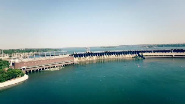 Wasserkraftwerk Wasserableitung Aus Wasserreservoir Luftbild — Stockvideo