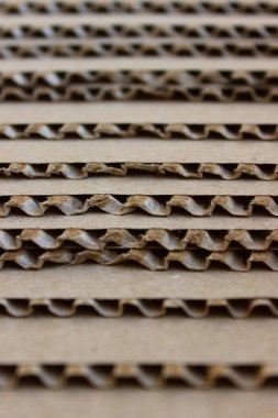 Yumuşak odaklı malların taşınması sırasında ambalaj için karton panellerin dalgalı dokusu 