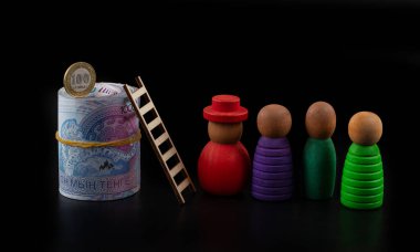 10,000 adet Kazakistan senedi ve bir grup sembolik insan.